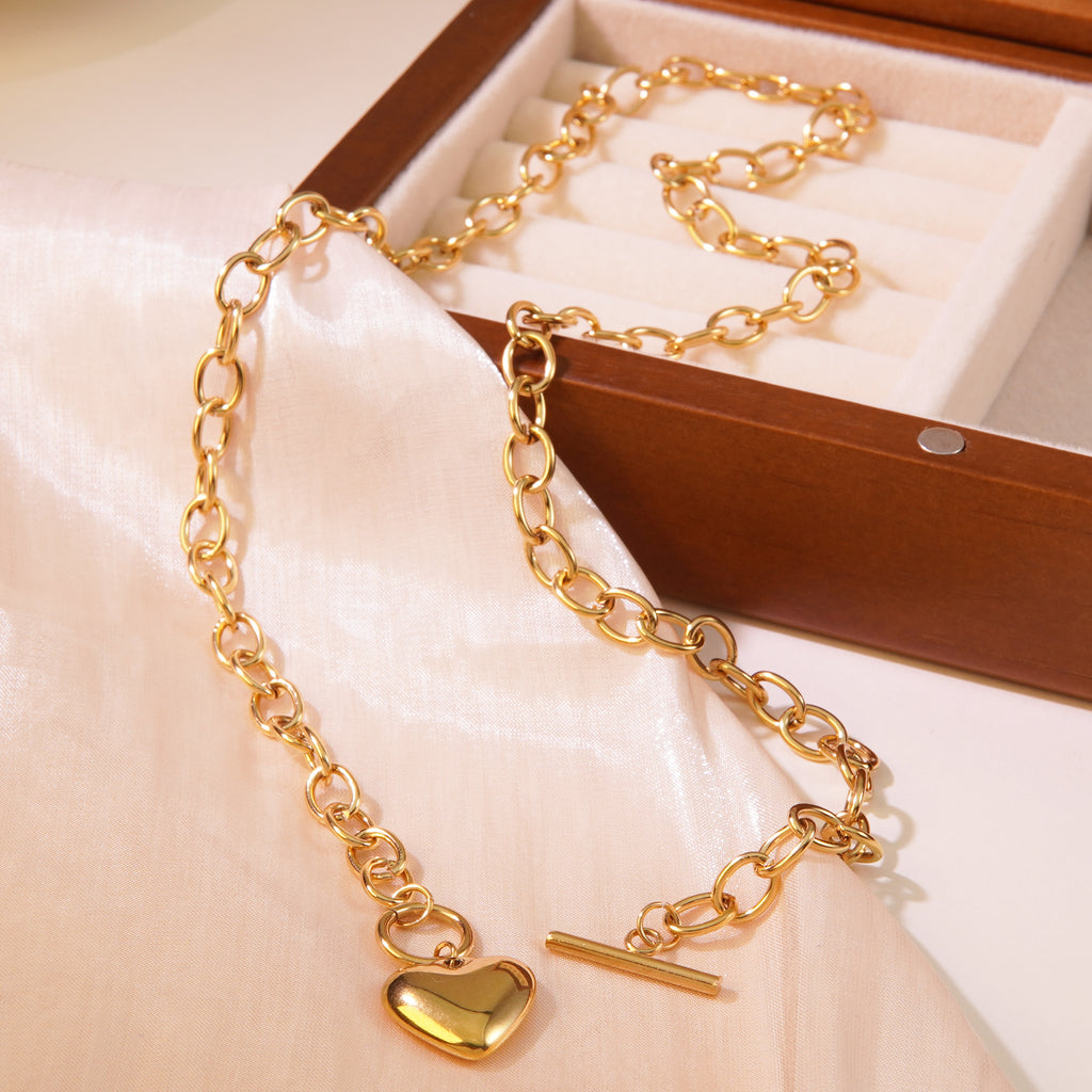 Bold Heart Chain Necklace – 18K Gold Plated