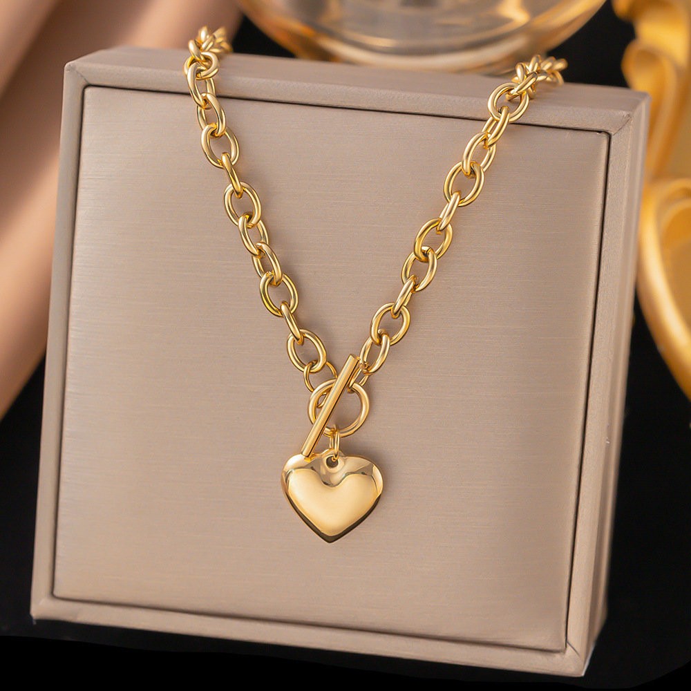 Bold Heart Chain Necklace – 18K Gold Plated