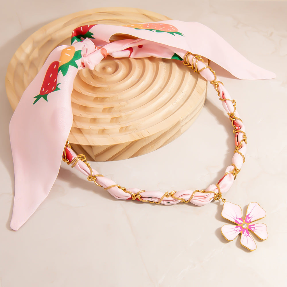 Pink Petal Chain Necklace with Floral Charm – 18K Gold Plated Stainless Steel